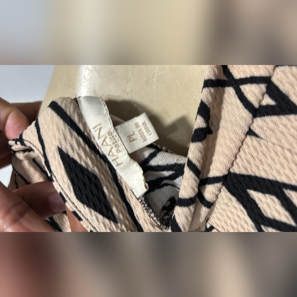 Haani Black and Cream Patterned Top - Picture 4 of 7